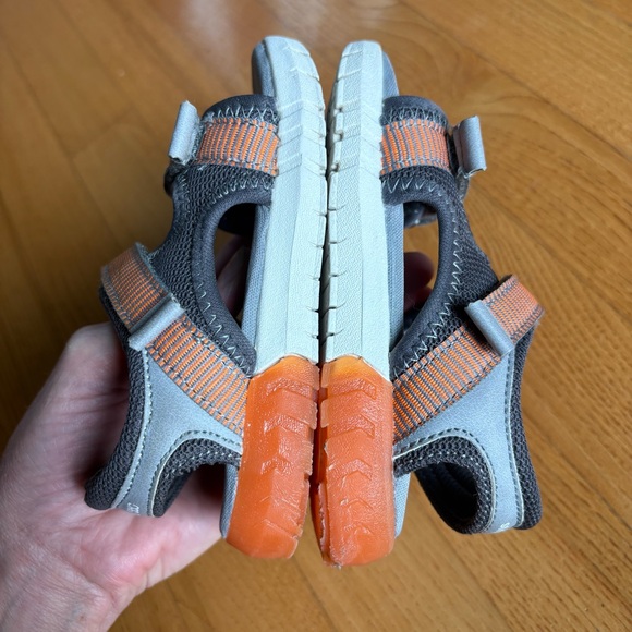 Stride Rite 360 Vinnie boys light-up sandals dark grey orange Toddler Size 8M - Picture 8 of 11